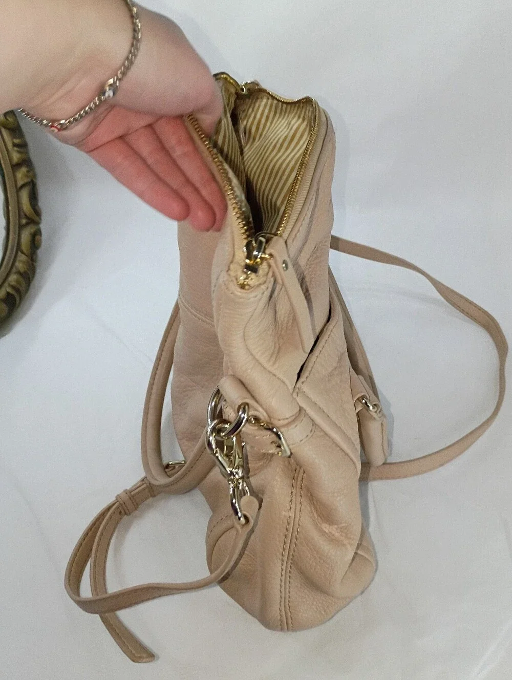 KATE SPADE COBBLE HILL LESLIE PEBBLE BEIGE LEATHER  PURSE